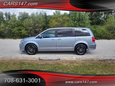 2013 Dodge Grand Caravan SXT - Photo 2 - Midlothian, IL 60445