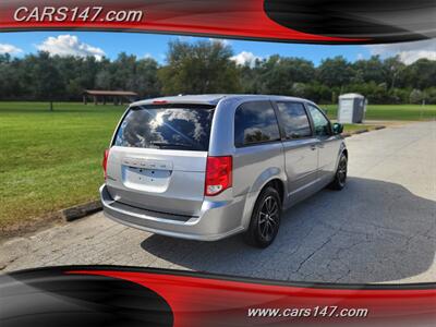 2013 Dodge Grand Caravan SXT - Photo 6 - Midlothian, IL 60445
