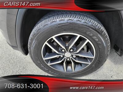 2017 Jeep Grand Cherokee Trailhawk   - Photo 9 - Midlothian, IL 60445
