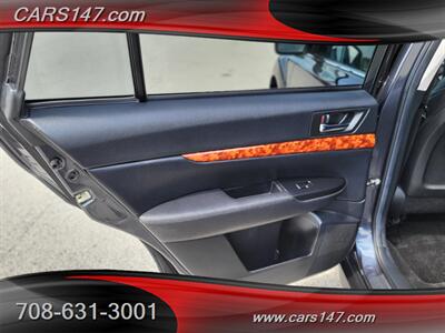 2011 Subaru Outback 3.6R Limited   - Photo 20 - Midlothian, IL 60445