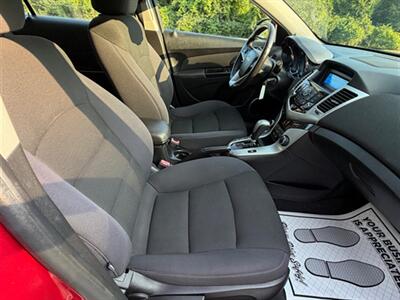 2012 Chevrolet Cruze LT - Photo 18 - Midlothian, IL 60445