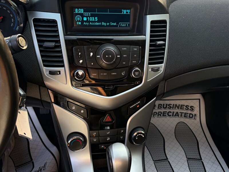 2012 Chevrolet Cruze LT - Photo 13 - Midlothian, IL 60445