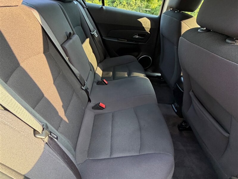 2012 Chevrolet Cruze LT - Photo 19 - Midlothian, IL 60445
