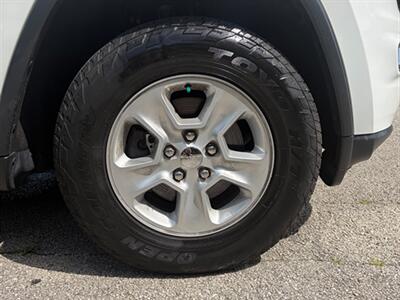 2017 Jeep Grand Cherokee Laredo   - Photo 26 - Midlothian, IL 60445