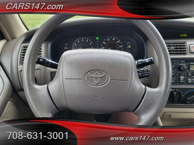 1999 Toyota Avalon XL   - Photo 19 - Midlothian, IL 60445