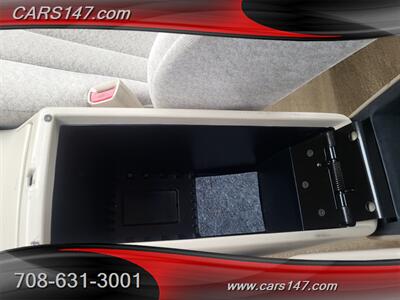 1999 Toyota Avalon XL   - Photo 23 - Midlothian, IL 60445