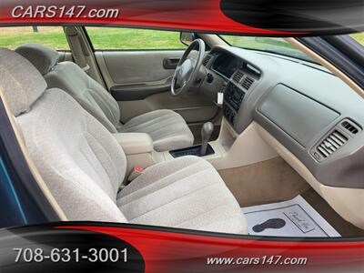 1999 Toyota Avalon XL   - Photo 16 - Midlothian, IL 60445