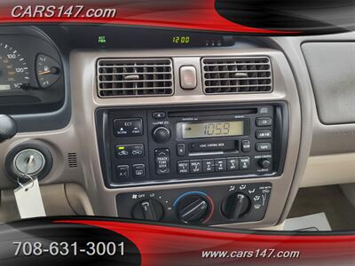 1999 Toyota Avalon XL   - Photo 21 - Midlothian, IL 60445