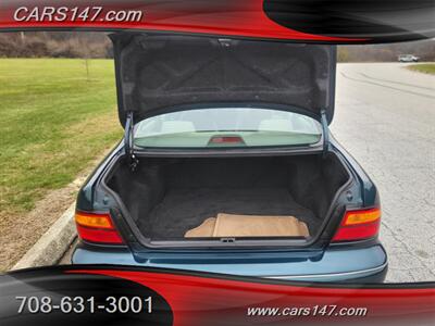 1999 Toyota Avalon XL   - Photo 9 - Midlothian, IL 60445