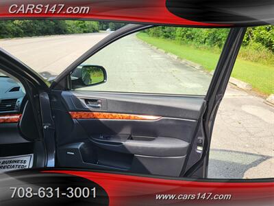 2011 Subaru Outback 2.5i Limited   - Photo 15 - Midlothian, IL 60445