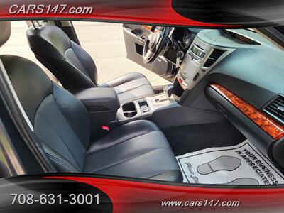 2011 Subaru Outback 2.5i Limited   - Photo 16 - Midlothian, IL 60445