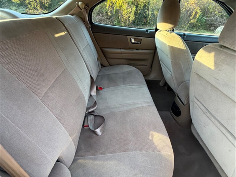 2001 Ford Taurus SE - Photo 19 - Midlothian, IL 60445