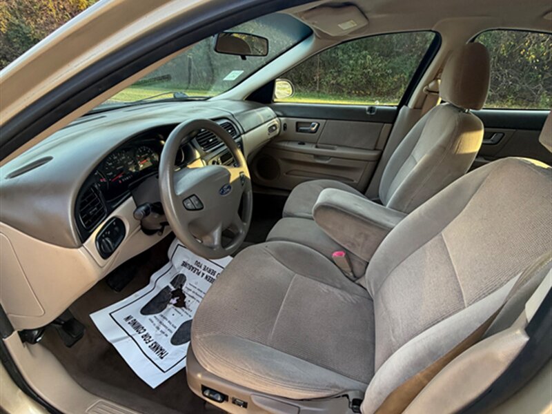 2001 Ford Taurus SE - Photo 17 - Midlothian, IL 60445