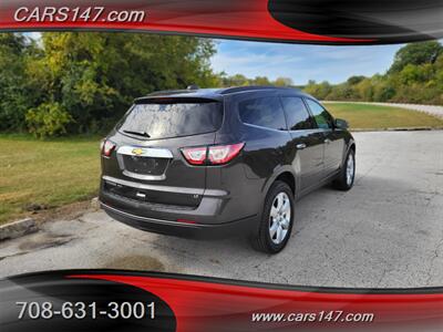 2017 Chevrolet Traverse LT   - Photo 6 - Midlothian, IL 60445