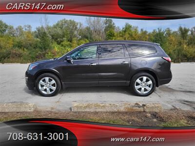 2017 Chevrolet Traverse LT   - Photo 2 - Midlothian, IL 60445