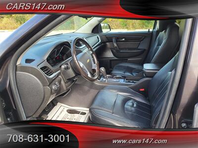 2017 Chevrolet Traverse LT   - Photo 16 - Midlothian, IL 60445