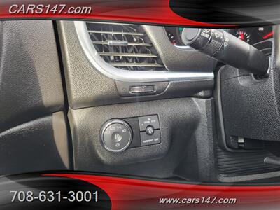 2017 Chevrolet Traverse LT   - Photo 14 - Midlothian, IL 60445