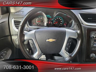 2017 Chevrolet Traverse LT   - Photo 10 - Midlothian, IL 60445