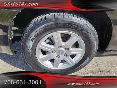 2010 Chrysler Town and Country Touring   - Photo 31 - Midlothian, IL 60445