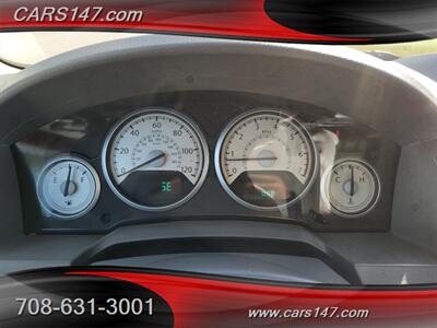 2010 Chrysler Town and Country Touring   - Photo 21 - Midlothian, IL 60445