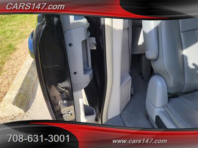 2010 Chrysler Town and Country Touring   - Photo 19 - Midlothian, IL 60445