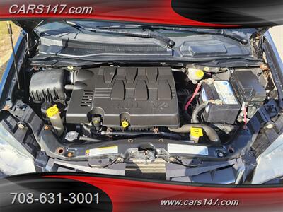 2010 Chrysler Town and Country Touring   - Photo 29 - Midlothian, IL 60445