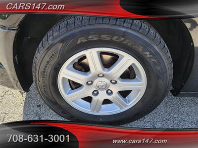 2010 Chrysler Town and Country Touring   - Photo 32 - Midlothian, IL 60445