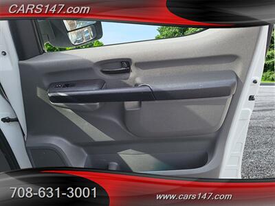 2021 Nissan NV 2500 HD SV   - Photo 19 - Midlothian, IL 60445