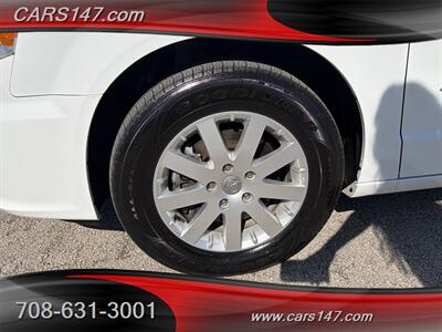 2015 Chrysler Town and Country Touring   - Photo 31 - Midlothian, IL 60445