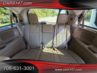 2015 Chrysler Town and Country Touring   - Photo 12 - Midlothian, IL 60445
