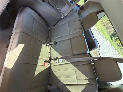 2015 Chrysler Town and Country Touring   - Photo 22 - Midlothian, IL 60445