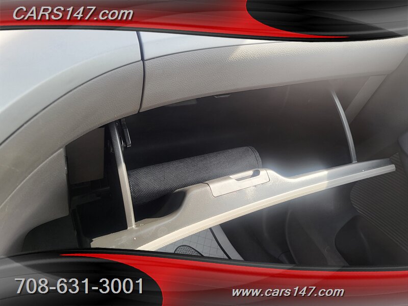 2010 Honda Odyssey LX photo 21