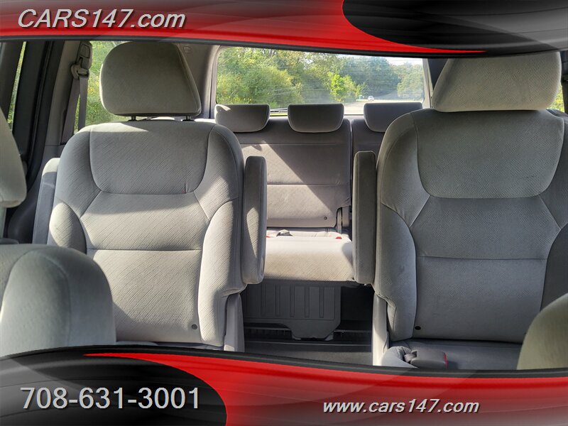 2010 Honda Odyssey LX photo 16