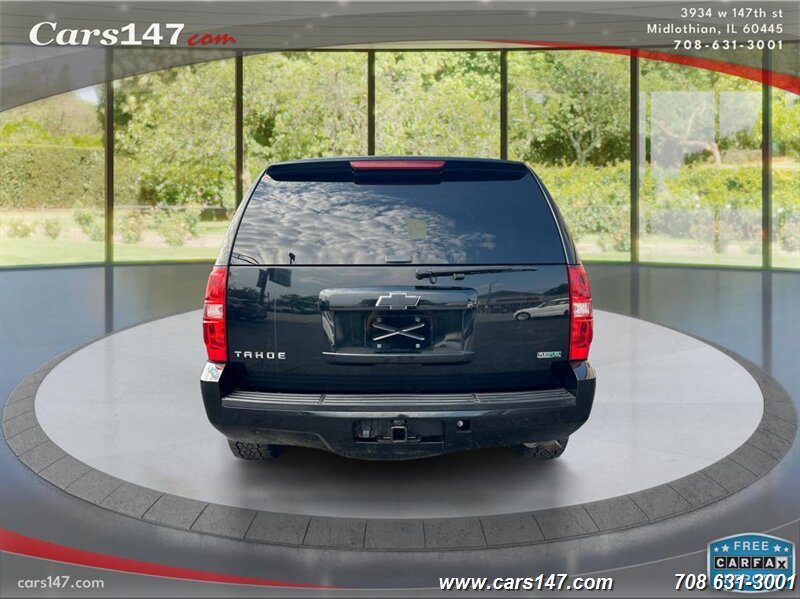 2011 Chevrolet Tahoe LS photo 3