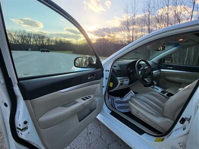 2011 Subaru Legacy 2.5i Premium - Photo 17 - Midlothian, IL 60445