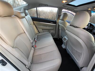 2011 Subaru Legacy 2.5i Premium - Photo 16 - Midlothian, IL 60445