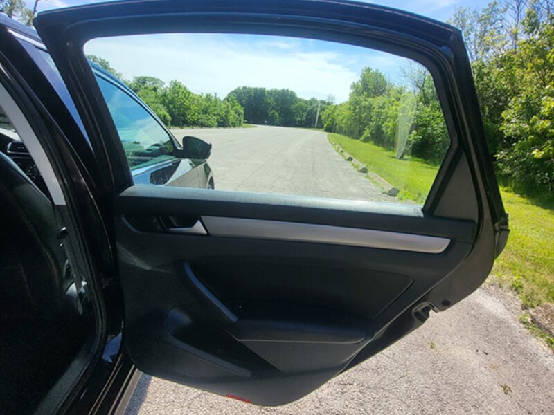 2014 Volkswagen Passat 1.8T SE - Photo 26 - Midlothian, IL 60445