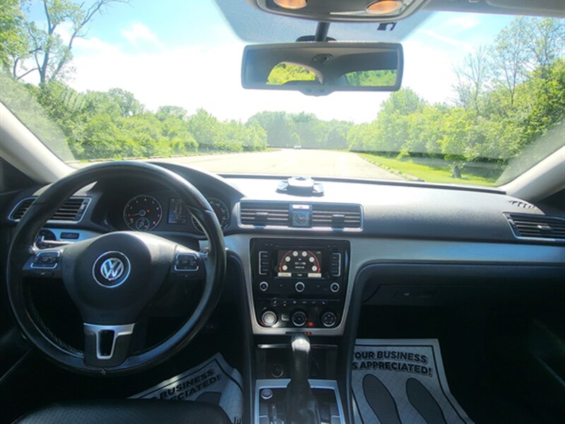2014 Volkswagen Passat 1.8T SE - Photo 11 - Midlothian, IL 60445