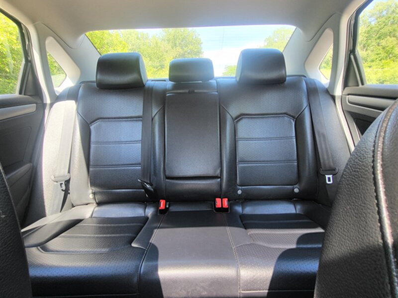 2014 Volkswagen Passat 1.8T SE - Photo 12 - Midlothian, IL 60445