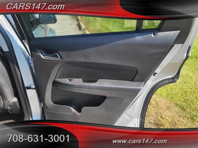 2013 GMC Terrain SLE-1   - Photo 18 - Midlothian, IL 60445