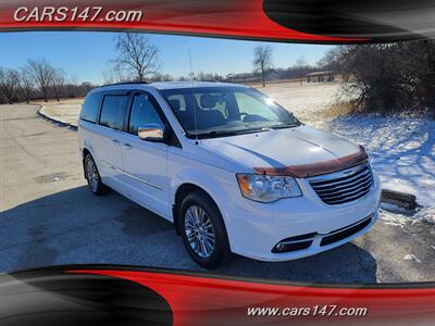 2016 Chrysler Town and Country Touring-L   - Photo 5 - Midlothian, IL 60445