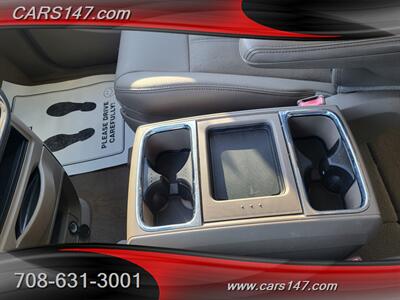 2016 Chrysler Town and Country Touring-L   - Photo 24 - Midlothian, IL 60445