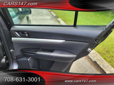 2011 Subaru Legacy 2.5i Premium   - Photo 15 - Midlothian, IL 60445