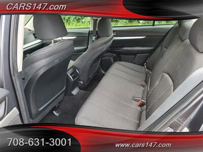 2011 Subaru Legacy 2.5i Premium   - Photo 12 - Midlothian, IL 60445