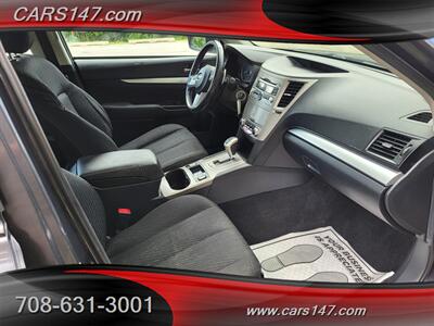 2011 Subaru Legacy 2.5i Premium   - Photo 16 - Midlothian, IL 60445