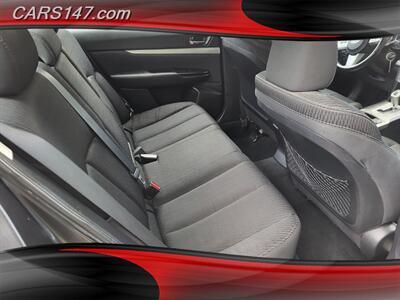 2011 Subaru Legacy 2.5i Premium   - Photo 14 - Midlothian, IL 60445