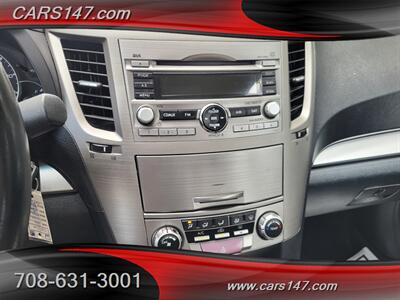 2011 Subaru Legacy 2.5i Premium   - Photo 20 - Midlothian, IL 60445