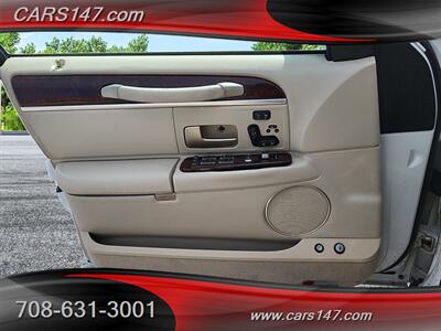 2006 Lincoln Town Car Signature Limited   - Photo 18 - Midlothian, IL 60445