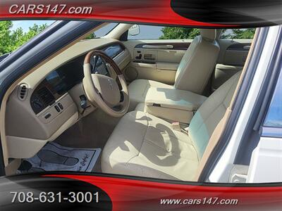 2006 Lincoln Town Car Signature Limited   - Photo 9 - Midlothian, IL 60445