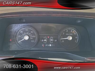 2006 Lincoln Town Car Signature Limited   - Photo 15 - Midlothian, IL 60445